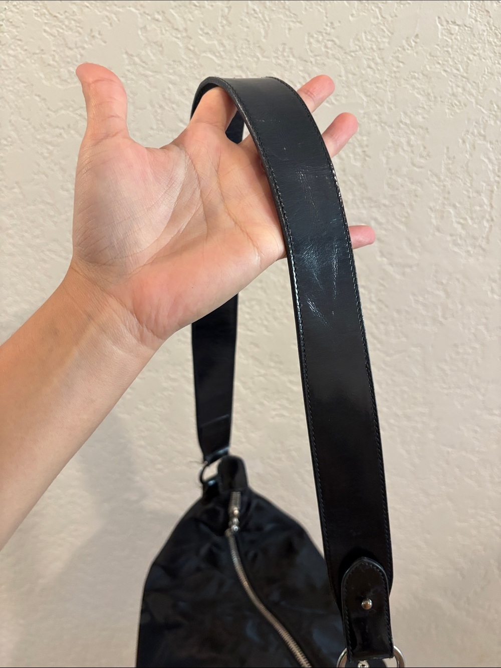 Salvatore Ferragamo Black Patterned Hobo Shoulder Bag - Picture 6 of 11